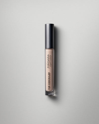 MÁDARA Organic Skincare concealer latte madara A6101 concealer product photo on plain background.